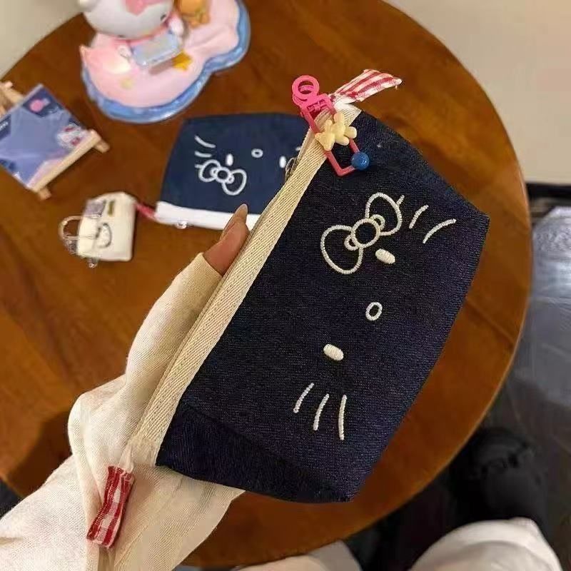 Model Kit Markers - Hello Kitty'den Esinlenen Kot Kalem Çantası